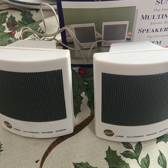 Multimedia speakers - Picture 3 of 3